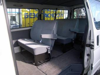 2002 Toyota Hiace Photos