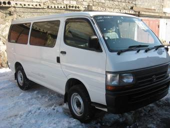 2002 Toyota Hiace Pictures