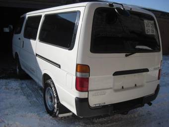 2002 Toyota Hiace Pictures