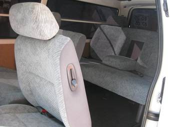 2002 Toyota Hiace Photos