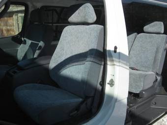 2002 Toyota Hiace Photos