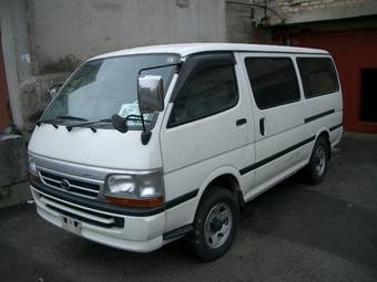 2002 Toyota Hiace Pics
