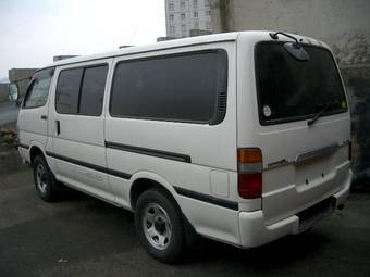 2002 Toyota Hiace Pictures