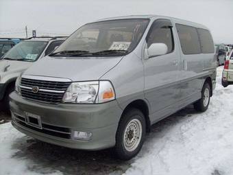 2002 Toyota Hiace Pics