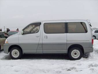 2002 Toyota Hiace Photos