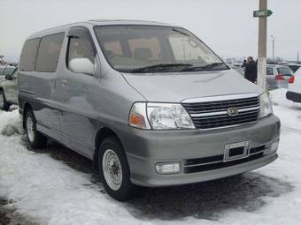 2002 Toyota Hiace Photos