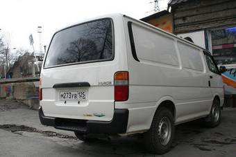 2002 Toyota Hiace Photos