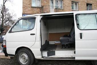 2002 Toyota Hiace Pictures