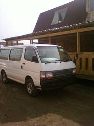 2002 Toyota Hiace Pictures