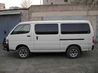 2002 Toyota Hiace Images