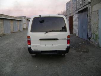 2002 Toyota Hiace Pictures