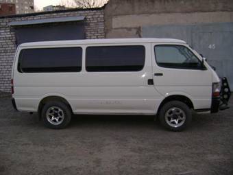 2002 Toyota Hiace Pictures