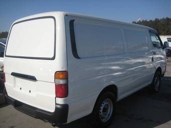 2002 Toyota Hiace Pictures