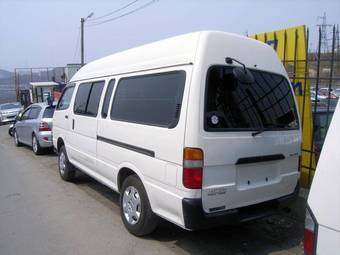 2002 Toyota Hiace Pictures