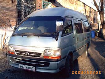 2002 Toyota Hiace Pictures