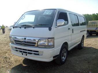 2002 Toyota Hiace Pictures