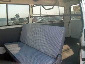 2002 Toyota Hiace Images