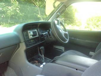 2002 Toyota Hiace Pictures