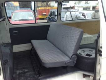 2002 Toyota Hiace Photos