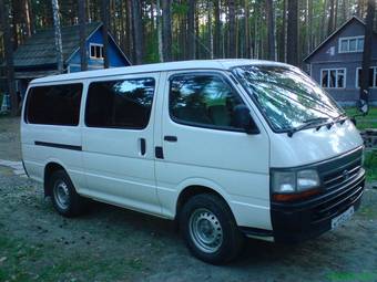 2002 Toyota Hiace Photos