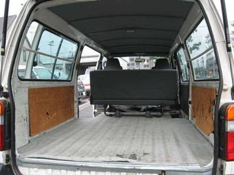 2002 Toyota Hiace Photos