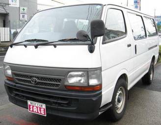 2002 Toyota Hiace Pictures