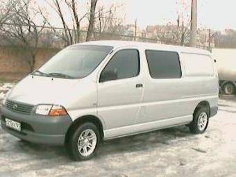 2002 Toyota Hiace Pictures