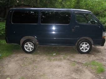 2002 Toyota Hiace Photos