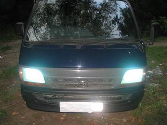 2002 Toyota Hiace Images