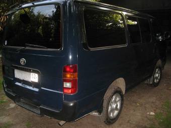 2002 Toyota Hiace Pictures