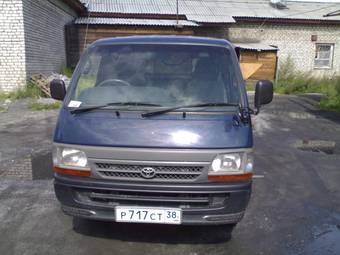 2002 Toyota Hiace Photos