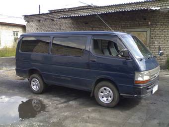 2002 Toyota Hiace Pictures