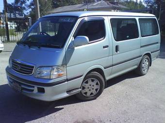 2002 Toyota Hiace Pictures