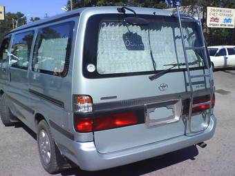 2002 Toyota Hiace Photos