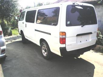 2002 Toyota Hiace Pictures