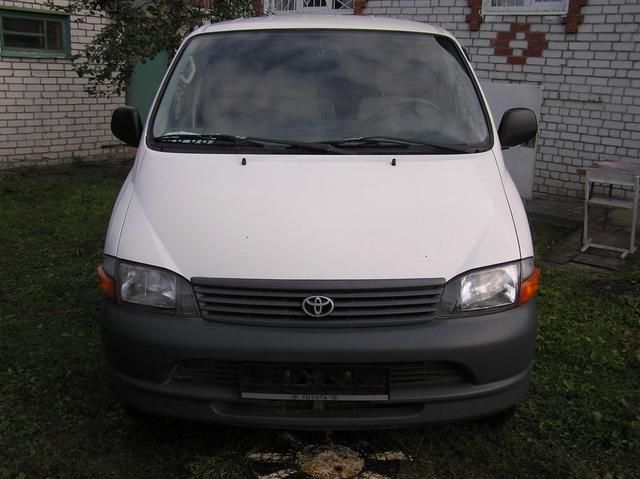 2003 Toyota Hiace