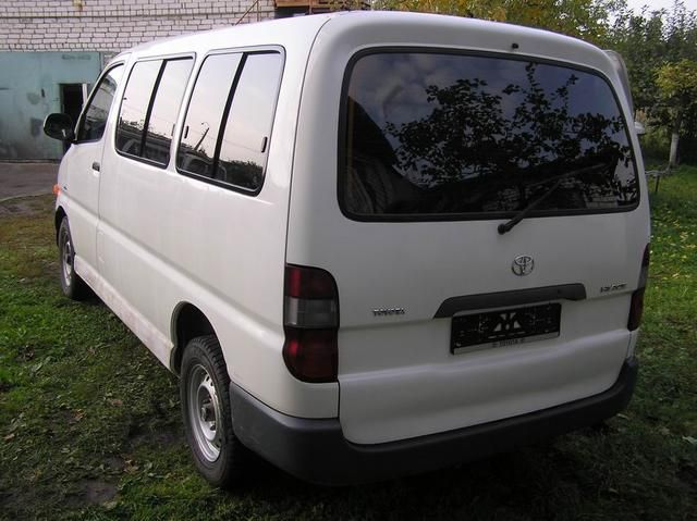 2003 Toyota Hiace