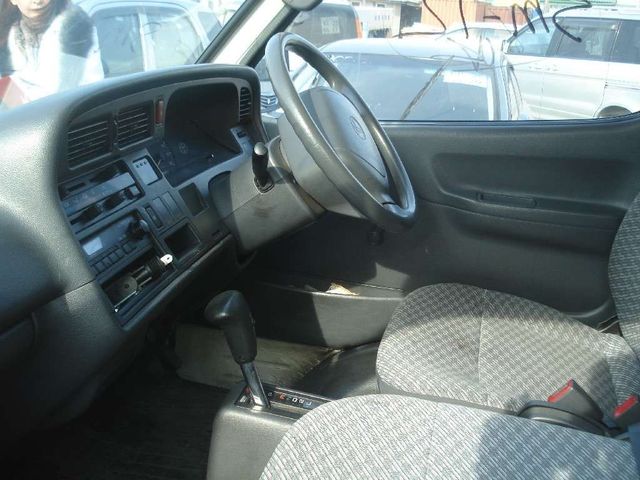 2003 Toyota Hiace