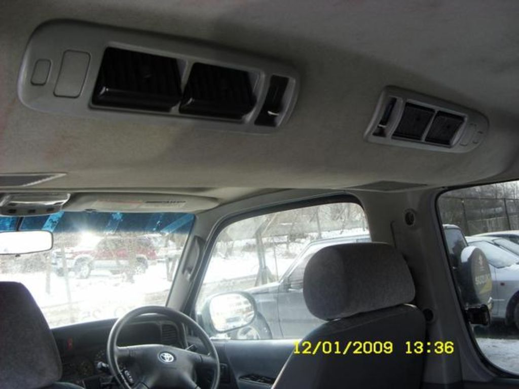 2003 Toyota Hiace