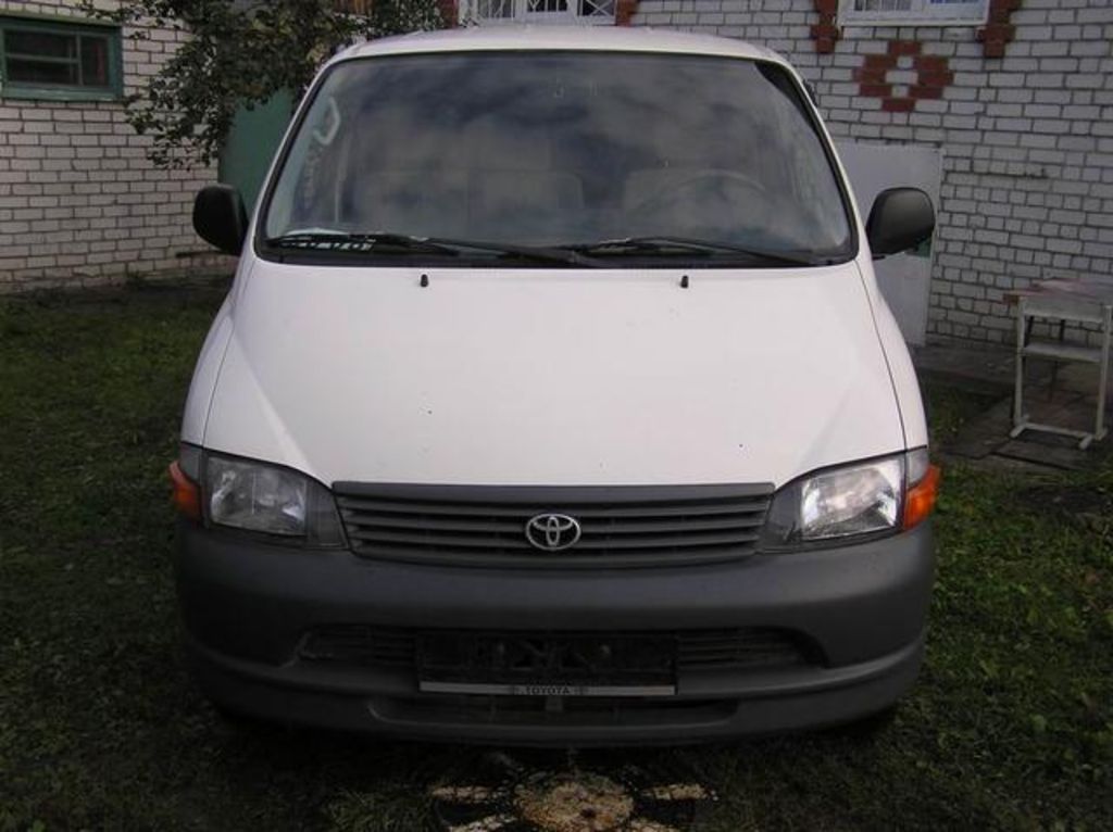 2003 Toyota Hiace