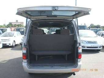 2003 Toyota Hiace Photos