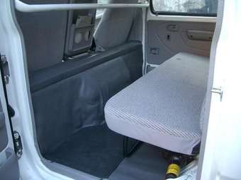 2003 Toyota Hiace Pictures