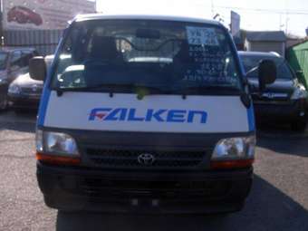 2003 Toyota Hiace Pictures