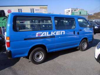 2003 Toyota Hiace Photos