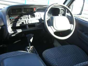 2003 Toyota Hiace Pics