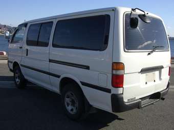 2003 Toyota Hiace Pictures