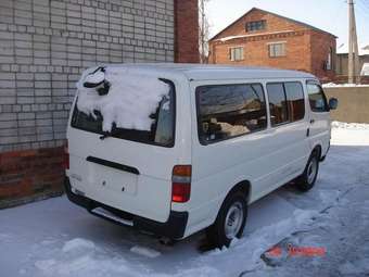 2003 Toyota Hiace Pictures