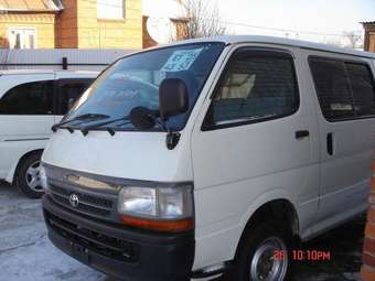 2003 Toyota Hiace Photos