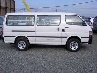 2003 Toyota Hiace Pics