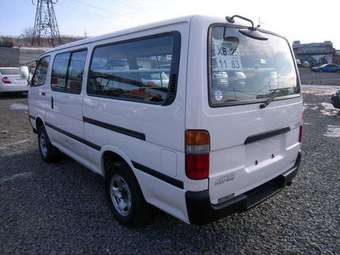 2003 Toyota Hiace Pictures